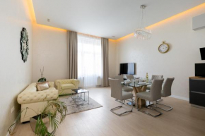 Grand Designer Dream Home in The Center w 3BR/3Bath Budapest